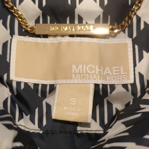 Michael Kors Blue And WhiteHoundstooth Puffer Vest - Picture 2 of 8